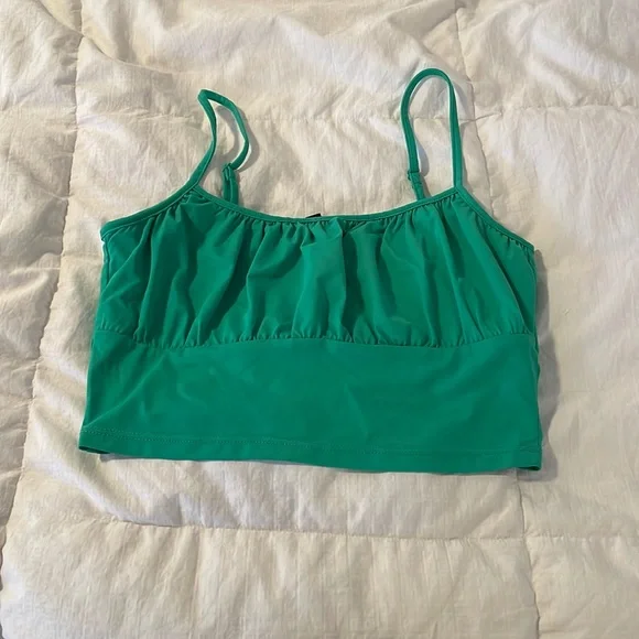 H&M Green Ruffled Crop Top - Picture 1 of 3